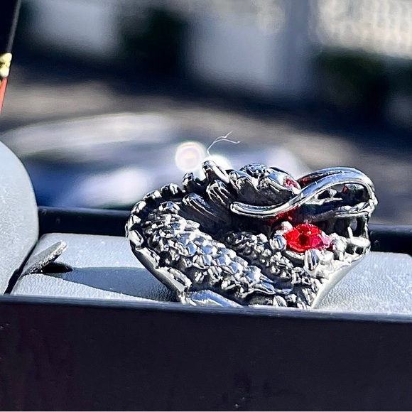 Ed Hardy NIB Stainless Steel Men’s Ring Dragon Red Rhinestones Sz 10 - Picture 1 of 8